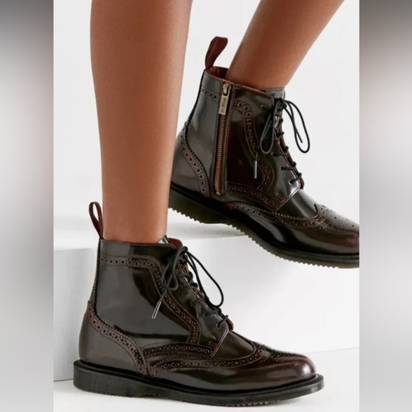 NWOB Dr Martens Delphine 6-eye Arcadia Cherry Red Brogue leather boots size 7 - Picture 1 of 13